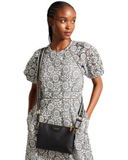 Olkalaukku nahka esille ted baker musta