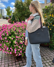 Pigeon Lea musta iso olkalaukku