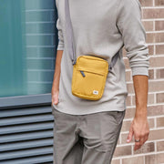 Roka london keltainen olkalaukku bond kangas