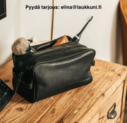 yrityslahja-nahkainen-toilettilaukku-musta-stacey