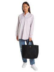 musta tommy hilfiger naisten laukku topattu iso fllow