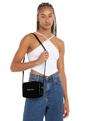 Olkalaukku guess camera bag musta