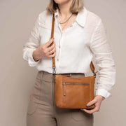 ruskea nahkalaukku chesterfield faro