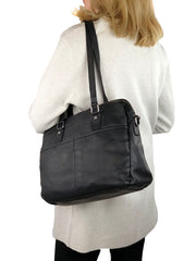 chesterfieldin barcelona musta nahkainen