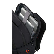 American Tourister At Work Nxt 15.6 musta pieni matkareppu tietokonetasku