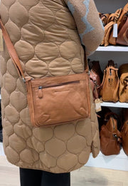 Aston chesterfield ruskea