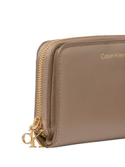 Calvin klein pieni vaalea nahka lompakko