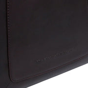 Chesterfield Brand Tofino pieni olkalaukku nahka tummanruskea ruskea logo