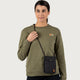 Fjallraven pocket puhelinlaukku musta olalla