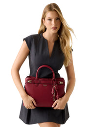 Guess punainen Gregoria käsilaukku Girlfriend