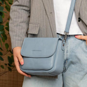 Miloa Chesterfield Brand nahka pieni olkalaukku skyblue vaaleansininen sininen päällä