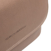 Miloa Chesterfield Brand nahka pieni olkalaukku taupe logo