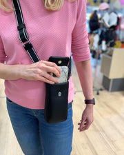 Tommy Jeans pehmeä puhelinlaukku musta