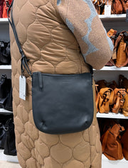 Chesterfield Redding pieni nahkainen musta olkalaukku