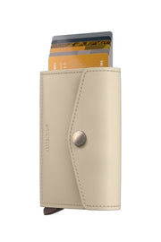 Secrid original envelope latte kortit näkyvissä