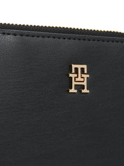 Tommy Hilfiger musta Icon pieni lompakko