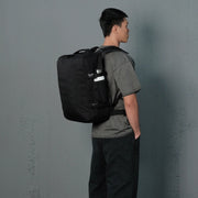 musta CabinZero military matkustusreppu allblack reppu 36l keskikokoinen