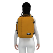 reppu keltainen CabinZero matkareppu pieni 28l orange chili