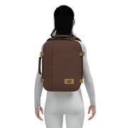 ruskea CabinZero pieni matkareppu reppu tummanruskea 28l belgian chocolate