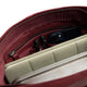 the chesterfield brand zarita viininpunainen berry nahkainen olkalaukku sisältä